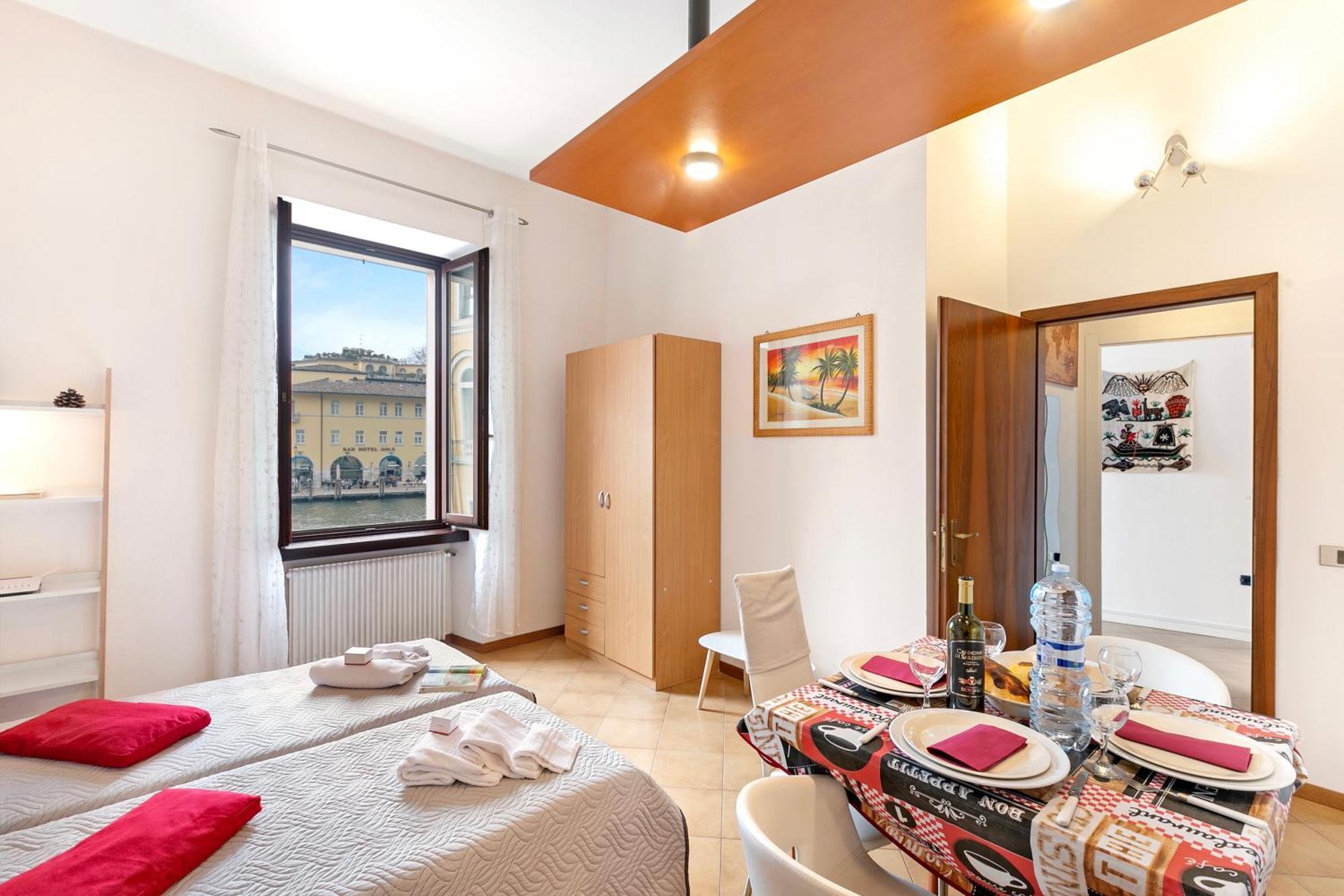 Lake View Historical Center Apartment - Happy Rentals Riva del Garda Dış mekan fotoğraf