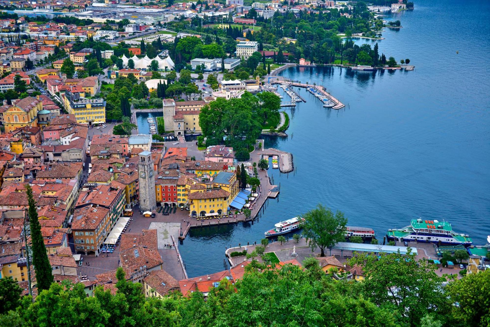 Lake View Historical Center Apartment - Happy Rentals Riva del Garda Dış mekan fotoğraf